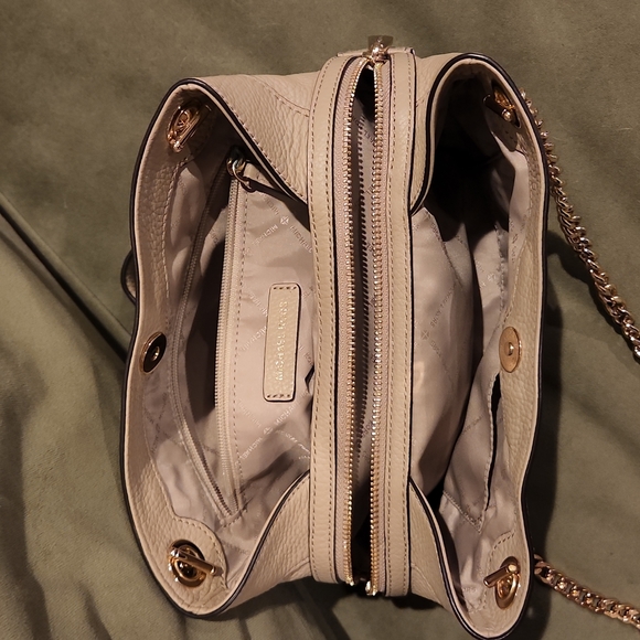 MICHAEL KORS JET SET SMALL MESSENGER PEBBLED LEATHER SHOULDER CHAIN TOTE BISQUE - Picture 4 of 5